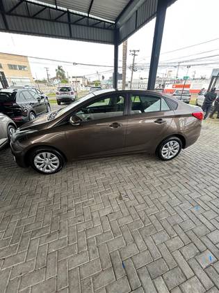 HYUNDAI HB20S 1.6 COMFORT PLUS 16V FLEX 4P MANUAL HYUNDAI HB20S 1.6 COMFORT PLUS 16V FLEX 4P MANUAL